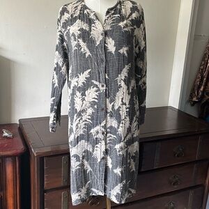 Muye Chinese Gray and Cream Leaf Print Button-Up Dress